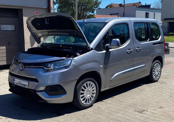 Toyota Proace City Verso cena 49900 przebieg: 100000, rok produkcji 2021 z Międzylesie małe 211